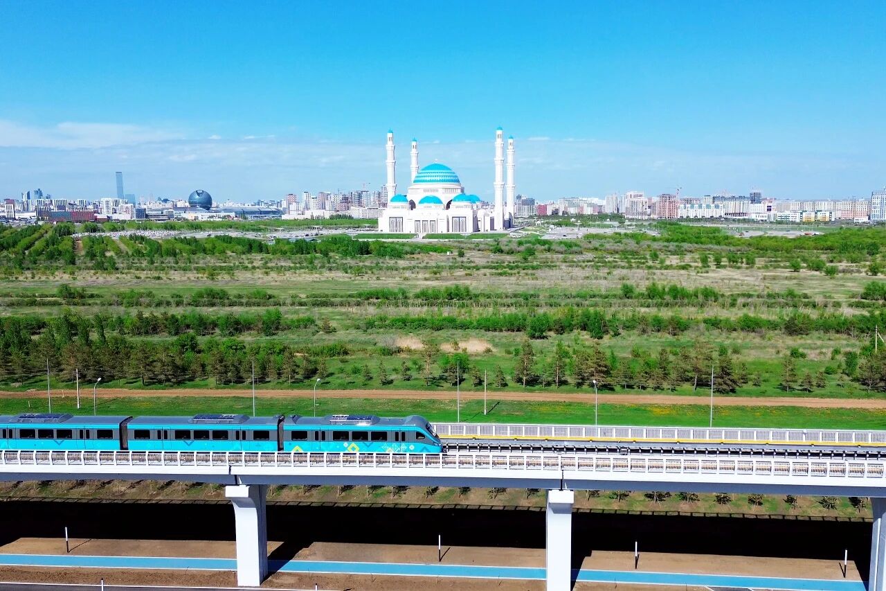 轻轨013.jpg