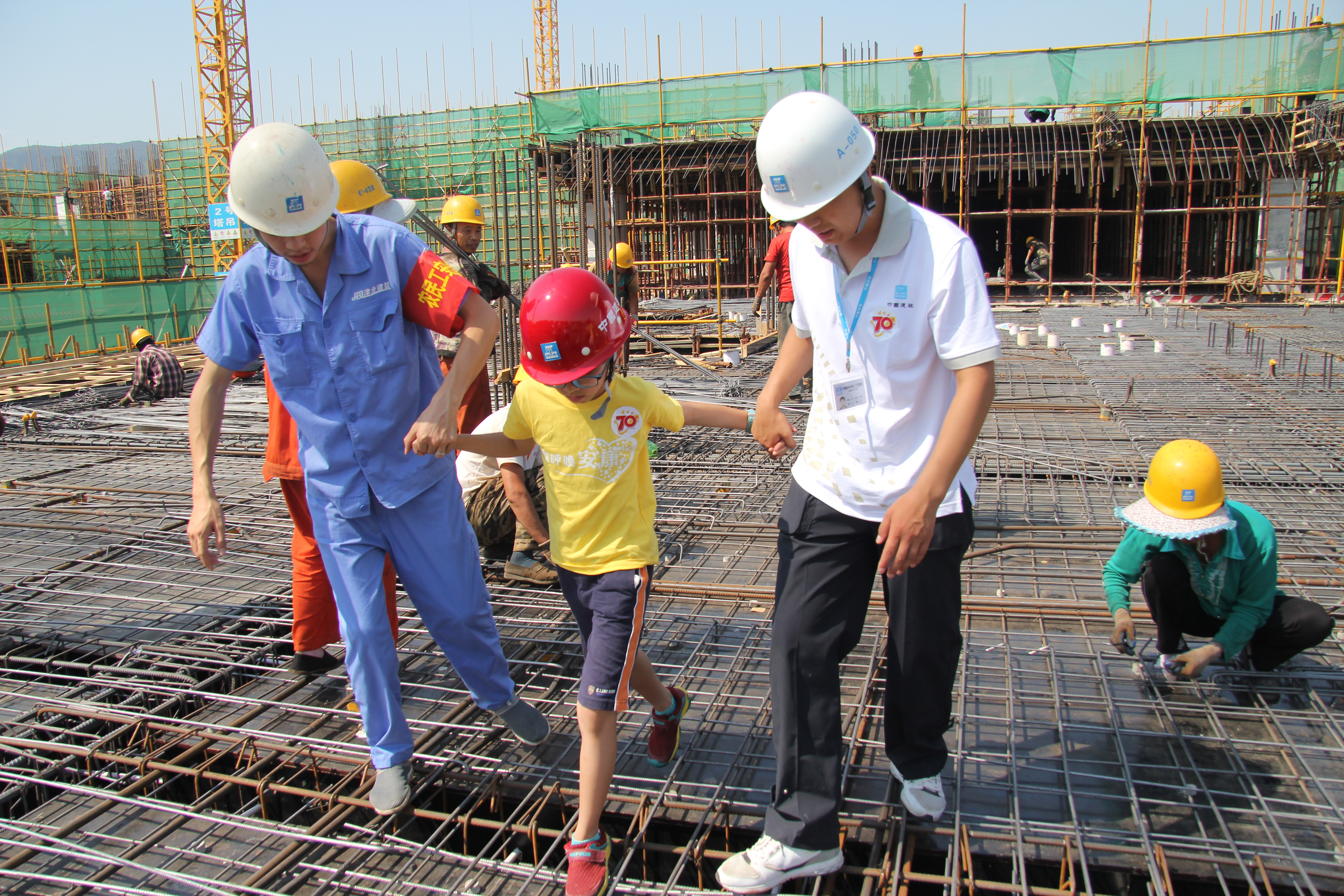 9《哥哥带你逛工地》w88优德二局  肖永红 .jpg